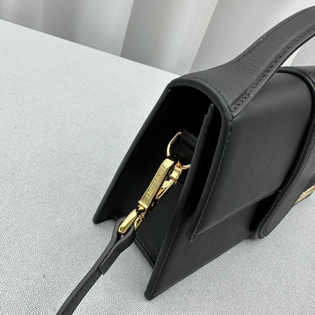 Jacquemus Satchel Bags